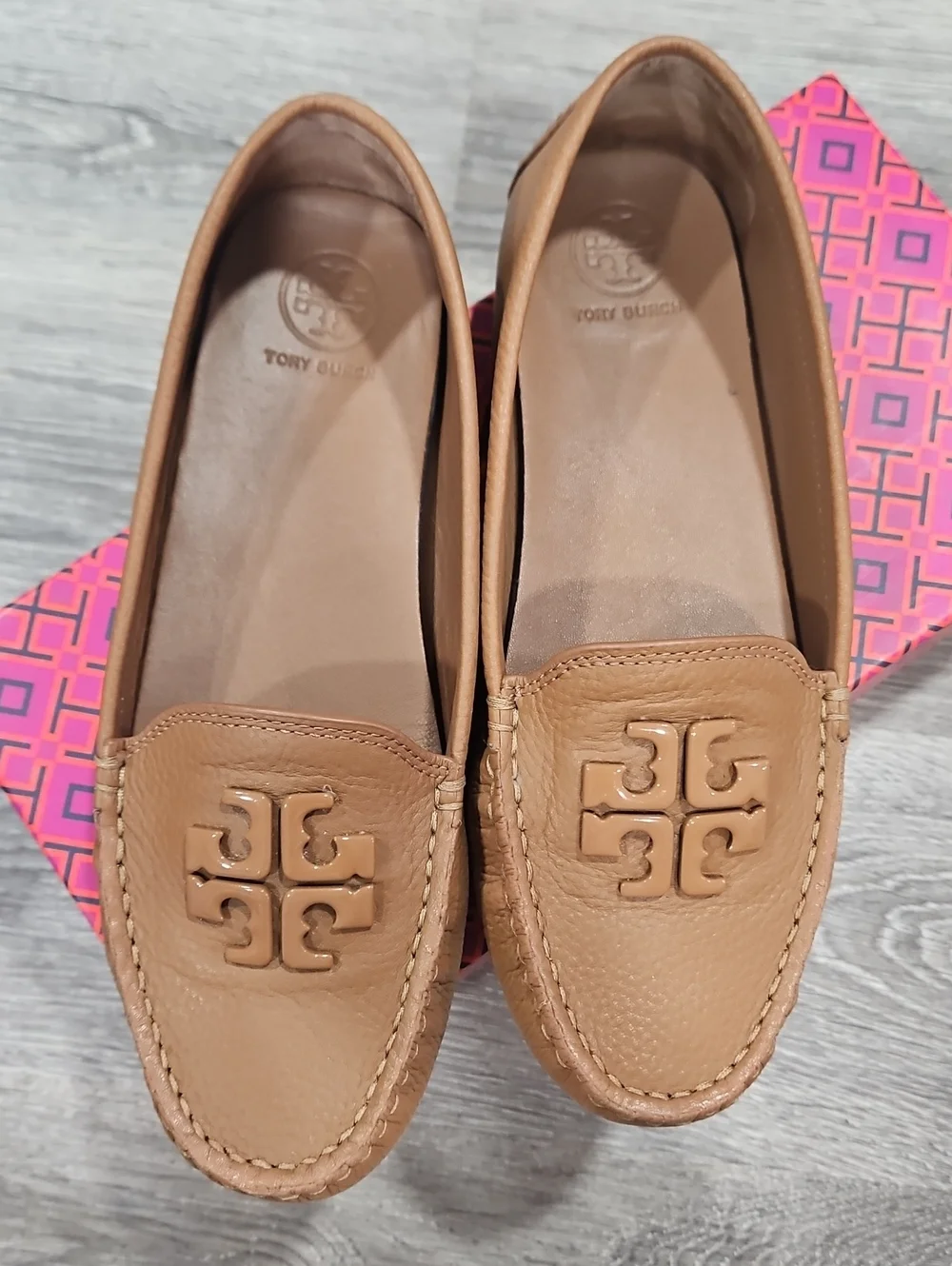 Tory Burch Lowell 2 Driver Tumbled Leather Size 7 Royal Tan